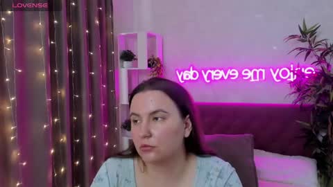 Snapshot of katyaneilson chatting on 05.01.26 Kate online show from 05.01.26