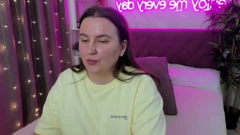 Snapshot of katyaneilson chatting on 05.02.26 Kate online show from 05.02.26