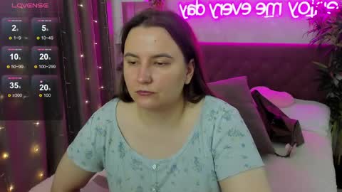 Snapshot of katyaneilson chatting on 05.10.26 Kate online show from 05.10.26