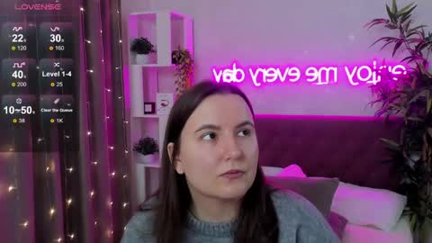 Snapshot of katyaneilson chatting on 05.17.26 Kate online show from 05.17.26