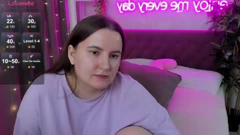 Snapshot of katyaneilson chatting on 05.19.26 Kate online show from 05.19.26