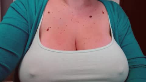 Snapshot of katynextdoor chatting on 11.05.25 Katy online show from 11.05.25