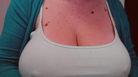 Snapshot of katynextdoor chatting on 11.13.25 Katy online show from 11.13.25