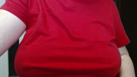 Snapshot of katynextdoor chatting on 11.24.25 Katy online show from 11.24.25