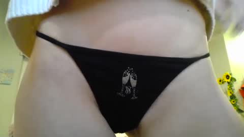 Snapshot of katynowhere chatting on 01.01.25 Katy online show from 01.01.25