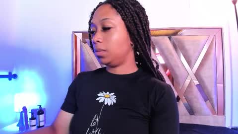 Snapshot of katyortiz chatting on 11.19.25 katyortiz online show from 11.19.25