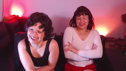 Snapshot of katyxxx_043 chatting on 11.14.25 katyxxx_043 online show from 11.14.25