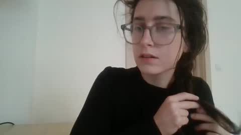 Snapshot of kawaii_snowflake chatting on 11.30.25 kawaii snowflake online show from 11.30.25