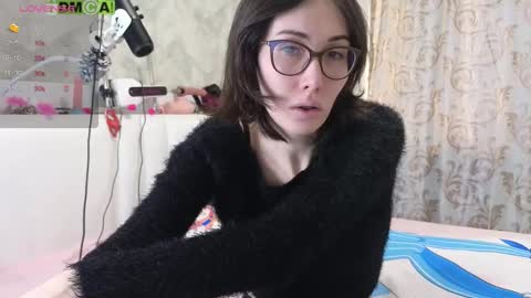 Snapshot of kawaiinullify chatting on 12.23.25 Warya online show from 12.23.25