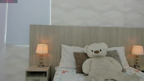   online show from 10.10.25