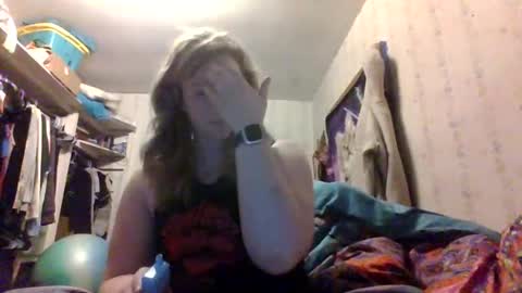 Snapshot of kaybug98 chatting on 01.29.25 kaybug98 online show from 01.29.25