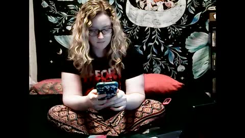 Snapshot of kaybug98 chatting on 02.27.25 kaybug98 online show from 02.27.25