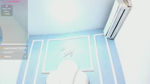 Snapshot of kaylachannell chatting on 02.21.25 kaylachannell online show from 02.21.25