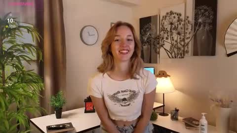 Mia online show from 12.03.25