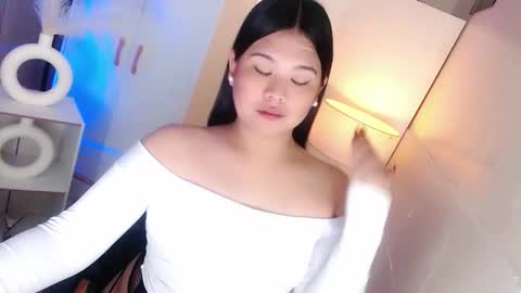 Y O U R        F U T U R E       K A Y L E E  online show from 03.18.26