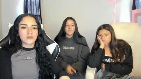 Snapshot of kaylie_xxx chatting on 02.12.25 kaylie online show from 02.12.25