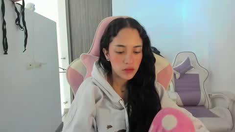 Snapshot of kaylie_xxx chatting on 11.10.25 kaylie online show from 11.10.25