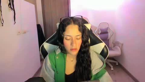 Snapshot of kaylie_xxx chatting on 11.13.25 kaylie online show from 11.13.25