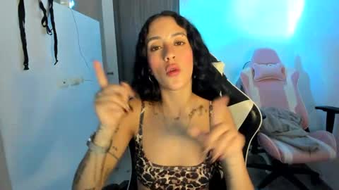 Snapshot of kaylie_xxx chatting on 11.18.25 kaylie online show from 11.18.25