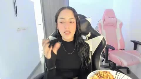 Snapshot of kaylie_xxx chatting on 11.28.25 kaylie online show from 11.28.25