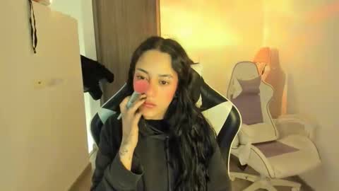 Snapshot of kaylie_xxx chatting on 11.29.25 kaylie online show from 11.29.25