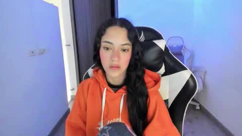 Snapshot of kaylie_xxx chatting on 12.01.25 kaylie online show from 12.01.25