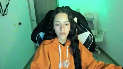 Snapshot of kaylie_xxx chatting on 12.02.25 kaylie online show from 12.02.25