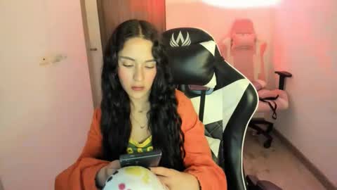 Snapshot of kaylie_xxx chatting on 12.04.25 kaylie online show from 12.04.25