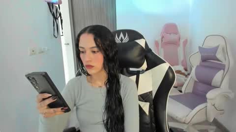 Snapshot of kaylie_xxx chatting on 12.05.25 kaylie online show from 12.05.25