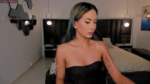 Snapshot of kayralanne chatting on 04.25.26 Kay online show from 04.25.26