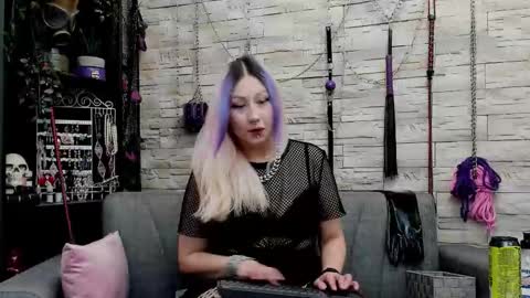 Miss Kazia online show from 12.04.25