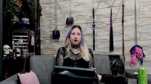 Miss Kazia online show from 01.11.26