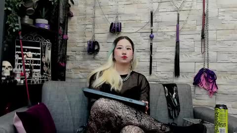 Miss Kazia online show from 04.04.26