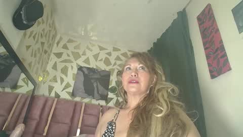 Snapshot of kazsandrah chatting on 09.14.25 KAZSANDRAH online show from 09.14.25