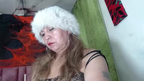 Snapshot of kazsandrah chatting on 10.28.25 KAZSANDRAH online show from 10.28.25