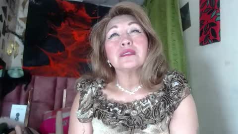 Snapshot of kazsandrah chatting on 10.30.25 KAZSANDRAH online show from 10.30.25