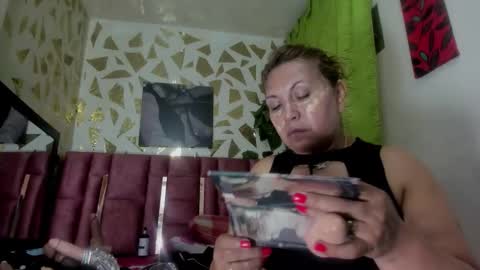 Snapshot of kazsandrah chatting on 11.15.25 KAZSANDRAH online show from 11.15.25