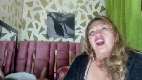 Snapshot of kazsandrah chatting on 12.16.25 KAZSANDRAH online show from 12.16.25