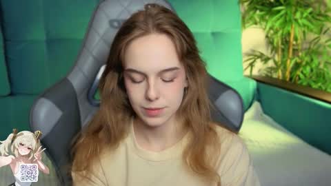 Snapshot of kebesheska chatting on 11.15.25 Seb Polly Roxy Jonny online show from 11.15.25