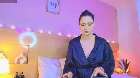 Snapshot of keidancee chatting on 11.18.25 Keidance online show from 11.18.25