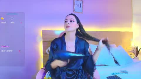 Snapshot of keidancee chatting on 11.25.25 Keidance online show from 11.25.25