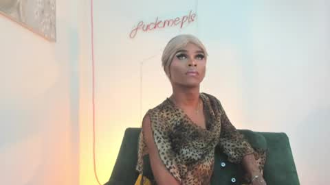 Snapshot of keila_mendoza chatting on 06.21.26 Keila online show from 06.21.26
