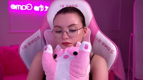 Keira online show from 02.23.25