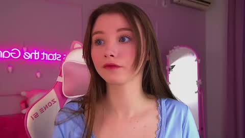 Keira online show from 12.02.25