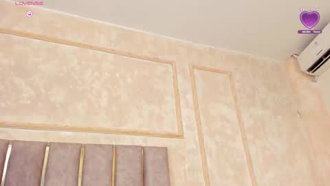 keirahartz online show from 02.21.25