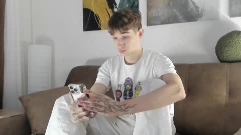 Snapshot of keithcozart1337 chatting on 09.22.25 Mark online show from 09.22.25