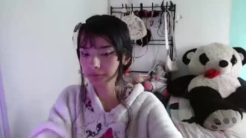 annie rosse16 online show from 11.26.25