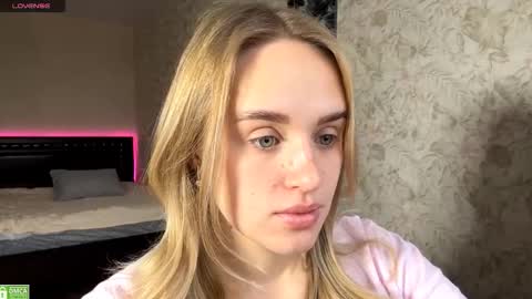 Snapshot of kelisipe chatting on 11.10.25 Sylvia online show from 11.10.25