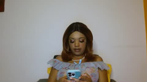 Snapshot of kelliecapri chatting on 10.29.25 Kellie online show from 10.29.25