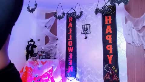 Snapshot of kelly__thomson chatting on 10.26.25 kelly__thomson online show from 10.26.25